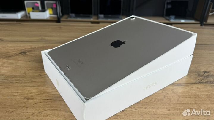 iPad Air 5 starlight
