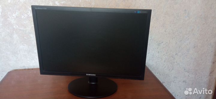 Монитор Samsung