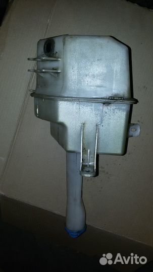 Хендай элантра XD бачок омывателя