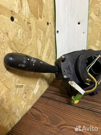 Переключатель подрулевой Peugeot 207 б/у