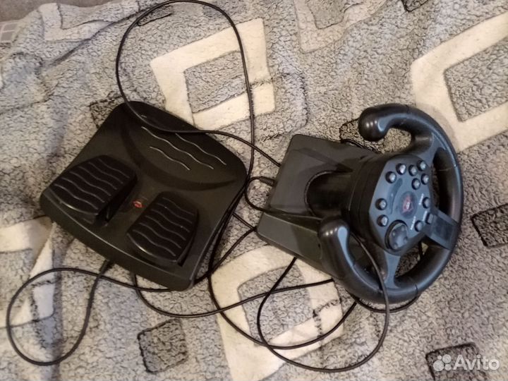 Игровой руль с педалями для пк
