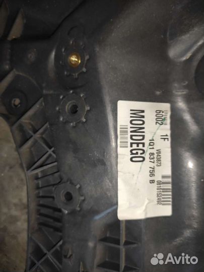 Кронштейн стеклоподъемника 1Q0837756 1Q0837755