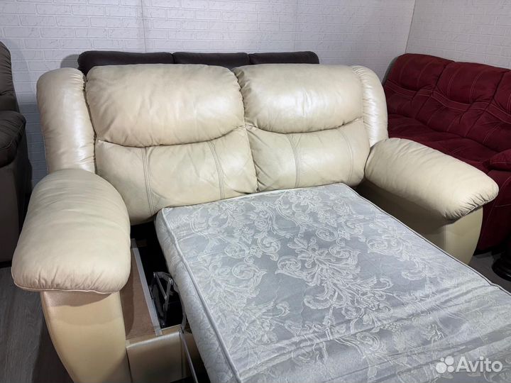 Кожаный диван раскладной