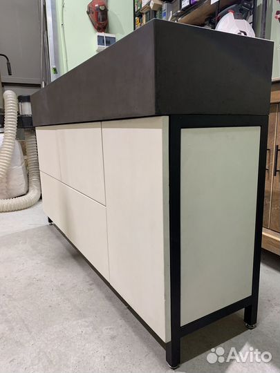 Тумба с раковиной для ванной из бетона