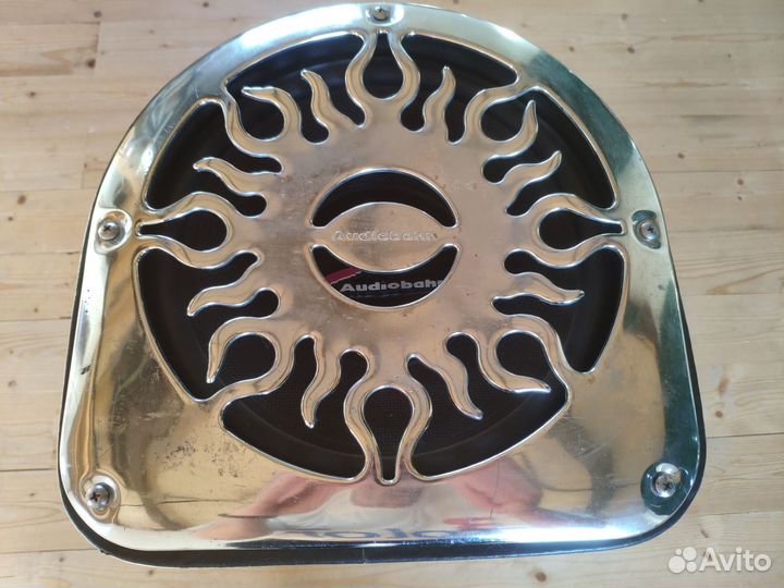 Активный сабвуфер Audiobahn