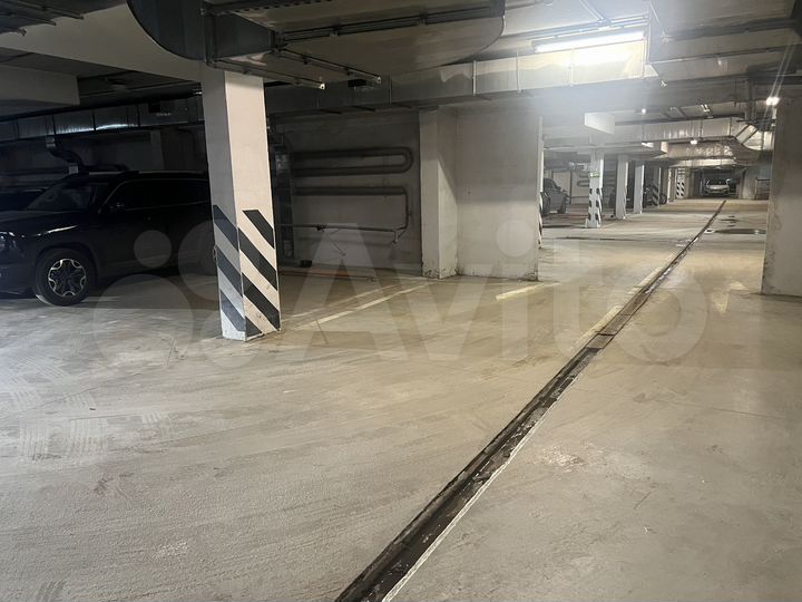 Машиноместо, 14 м²