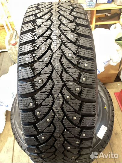 Pirelli Formula Ice 215/60 R17