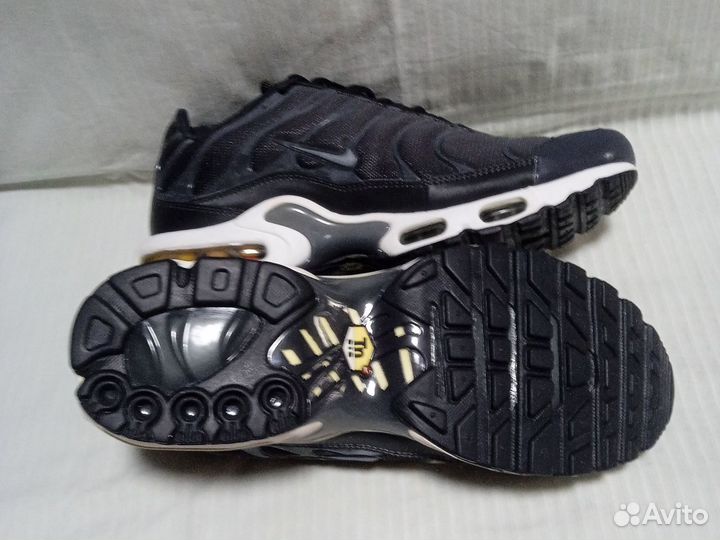 Кроссовки Nike Air Max Plus Оригинал (43.5)