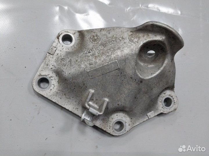 Кронштейн опоры двигателя левый Bmw E60 N52B30