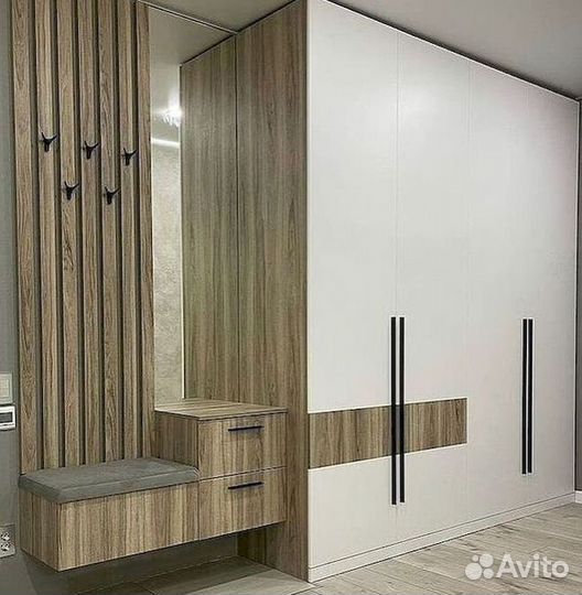 Шкаф с зеркалом