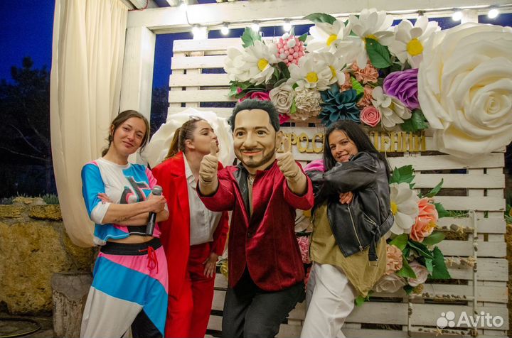 Аниматор - Шуточный стриптиз звезд