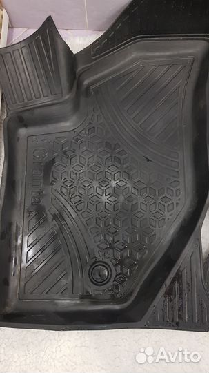 Резиновые коврики на LADA Granta 2023