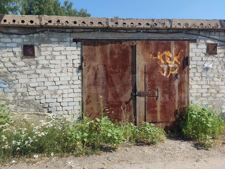 Гараж, > 30 м²