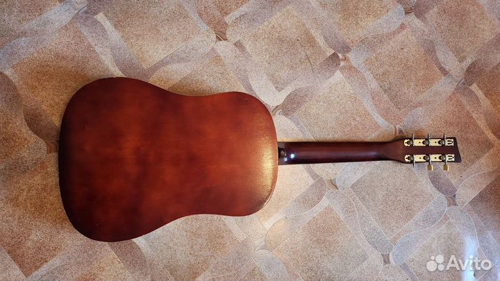 Классическая гитара шестиструнная