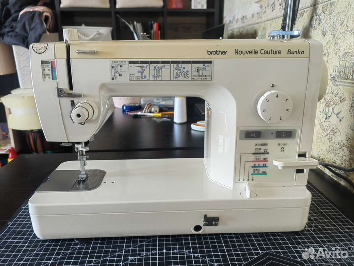 Полупромышленная швейная машинка Brother