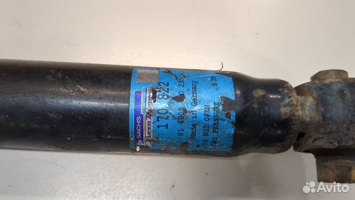 Амортизатор подвески левый задний BMW 7 E38