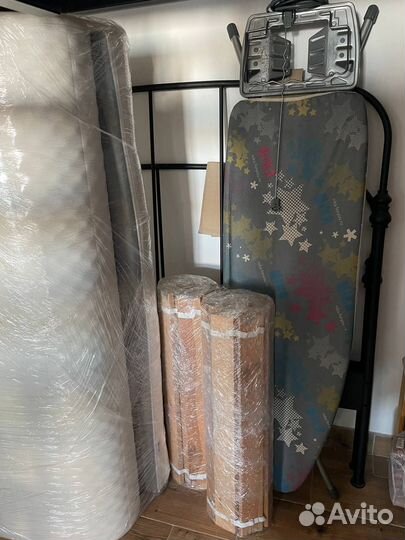 Двуспальная металлическая кровать IKEA (ширина 140