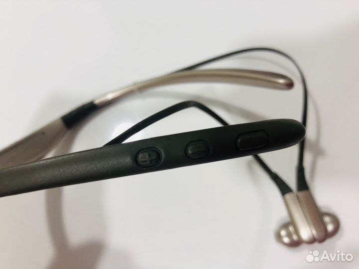 Беспроводные наушники Level