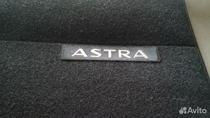 Ковер багажника Астра J текстиль. Новый. Оригинал