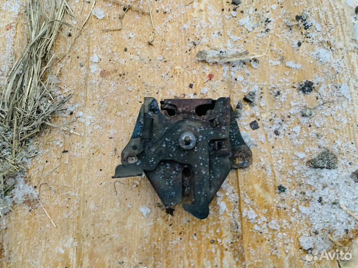 Замок капота Kia Spectra 2004-2011 оригинал