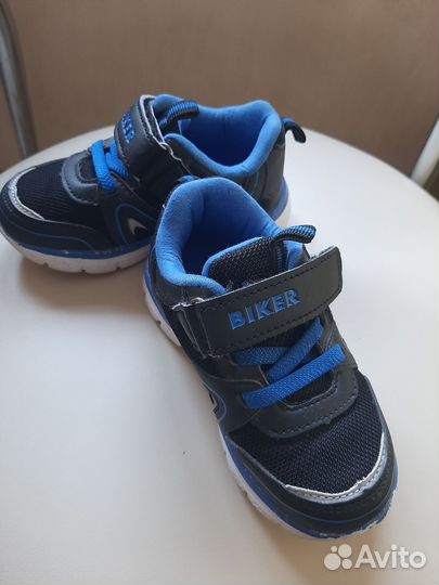 Кроссовки детские