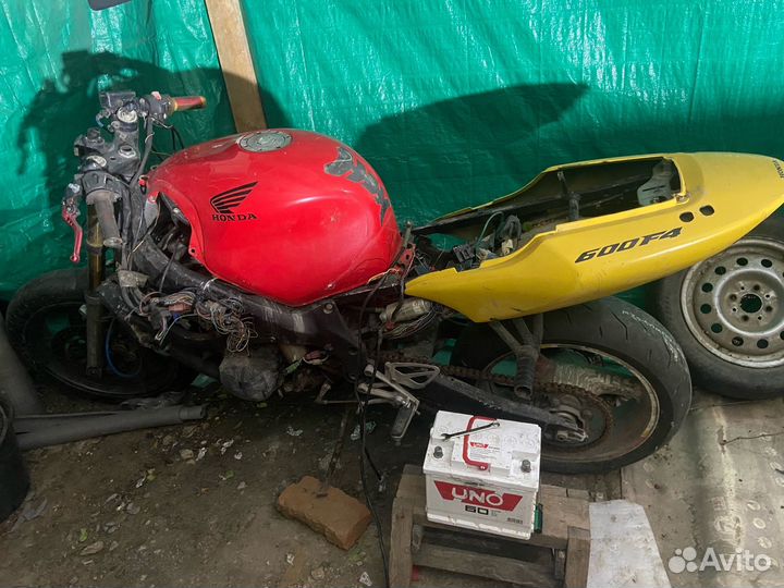 Honda cbr600f4
