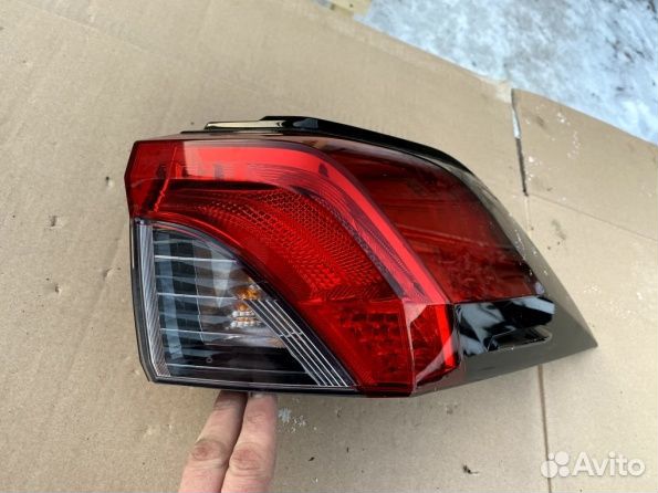 Фонарь задний Toyota Rav 4 XA50