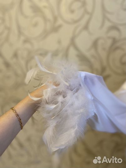 Шелковый халат кимоно со съемными перьями