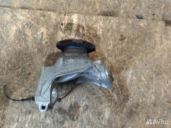 Кулак поворотный левый BMW 4 F36