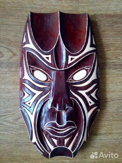 Маска из кедра