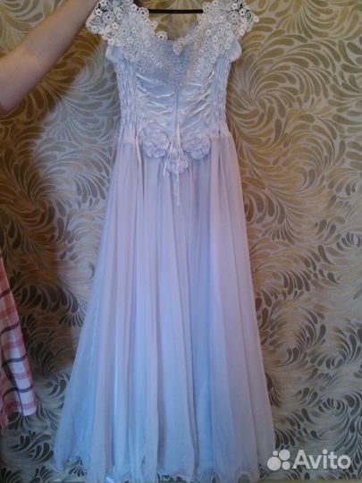 Свадебное платье, Польша. с фатой и креналином