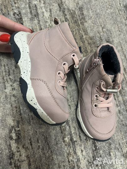 Ботинки для девочки 23р