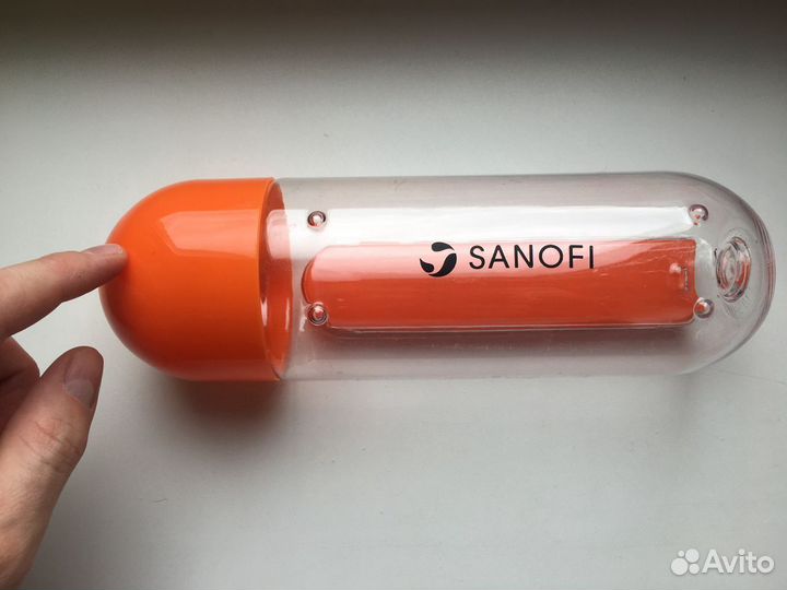 Sanofi бутылка с отсеками для таблеток