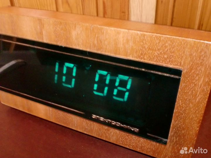 Часы настольные Электроника 6.15М (СССР)