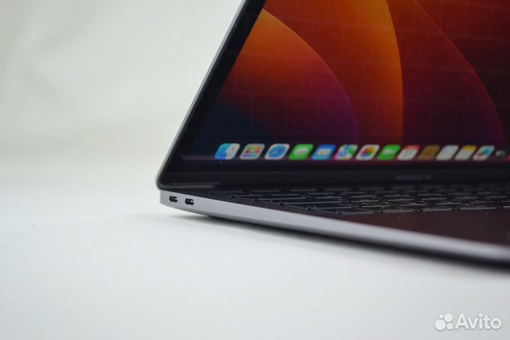 Apple Macbook Air 13 16/256 (Идеал)