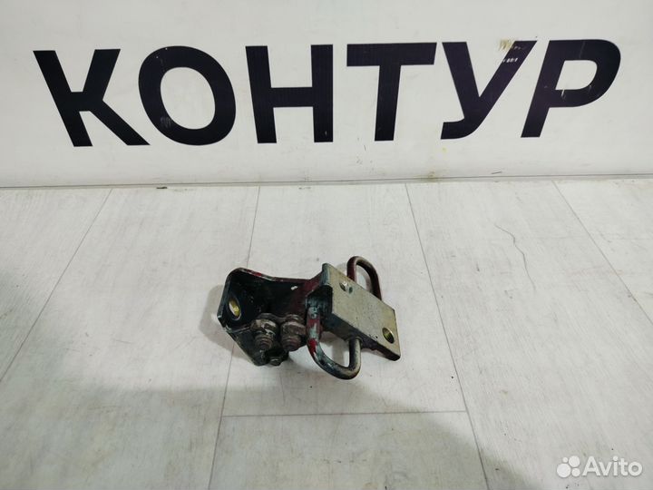 Петля задней левой двери нижняя Skoda Octavia A4