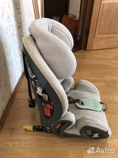 Автомобильное детское кресло