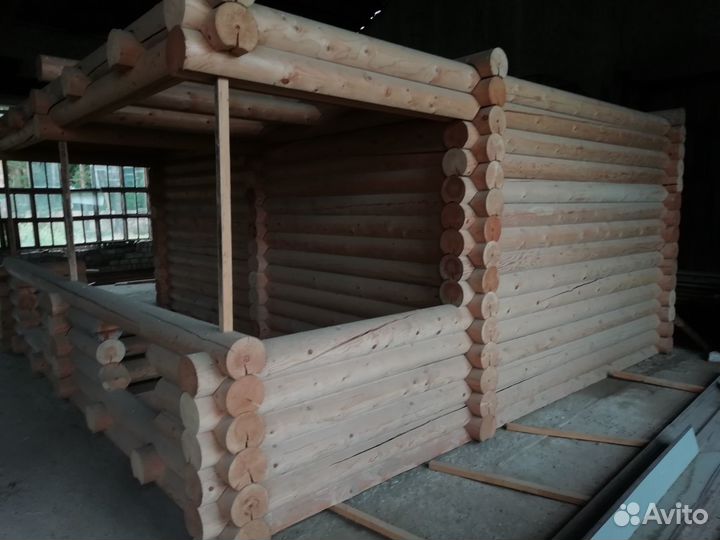 Оцилиндрованный сруб