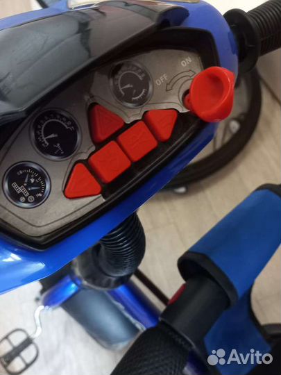 Детский велосипед с ручкой