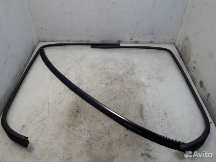 Молдинг заднего стекла комплект Mercedes W210