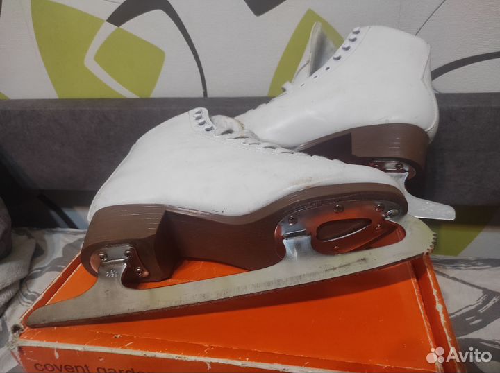 Коньки фигурные Larsen Kamilla 39 размер