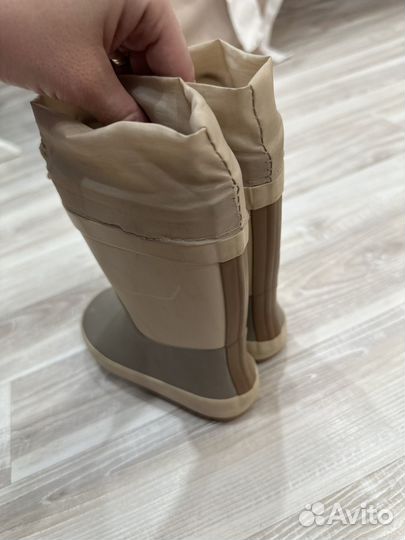 Резиновые сапоги 24