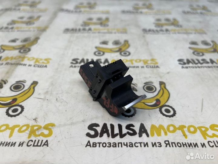 Кнопка открывания багажника Volkswagen Touareg 7P5