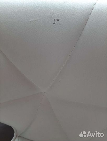 Офисное кресло