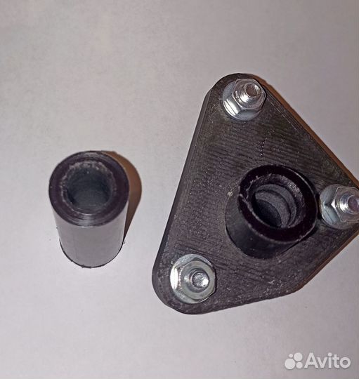 Втулка трапеции toyota Corolla E100,110- 114