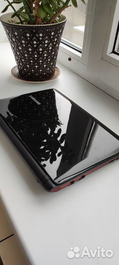 Нетбук Samsung N-150 Plus