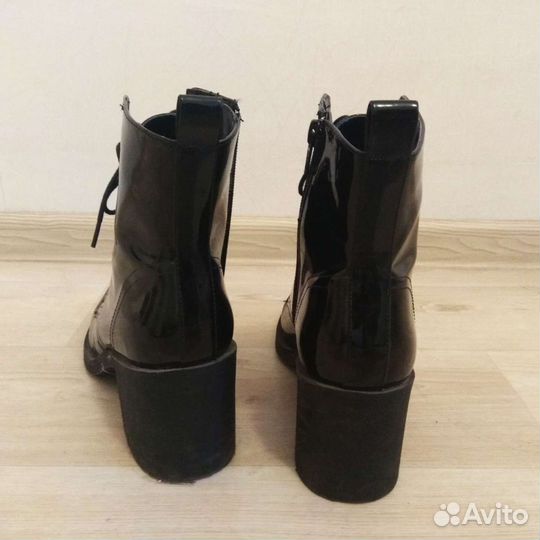 Ботинки новые Mohito лакированные 39 сапоги