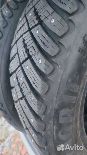 Goodyear UltraGrip Arctic 2 215/55 R16 97T