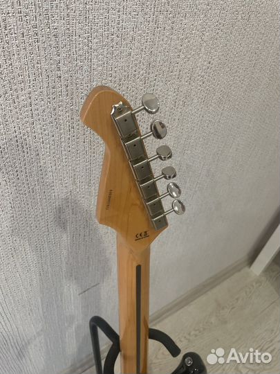 Электро гитара с чехлом и ремнём