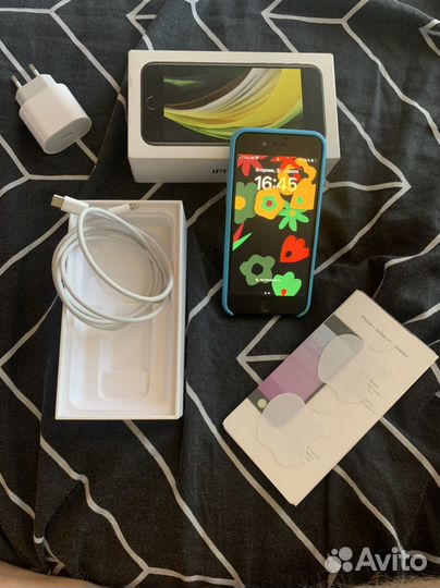 iPhone SE (2020), 64 ГБ